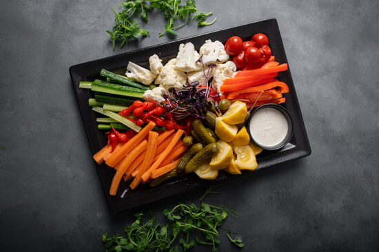 DĀRZEŅU PLATE (1 KG, 4-5 PERS.)